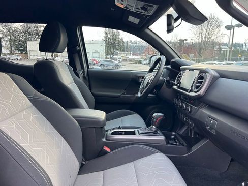 Certified 2023 Toyota Tacoma TRD Off-Road image 16