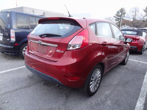 Used 2015 Ford Fiesta Titanium image 2