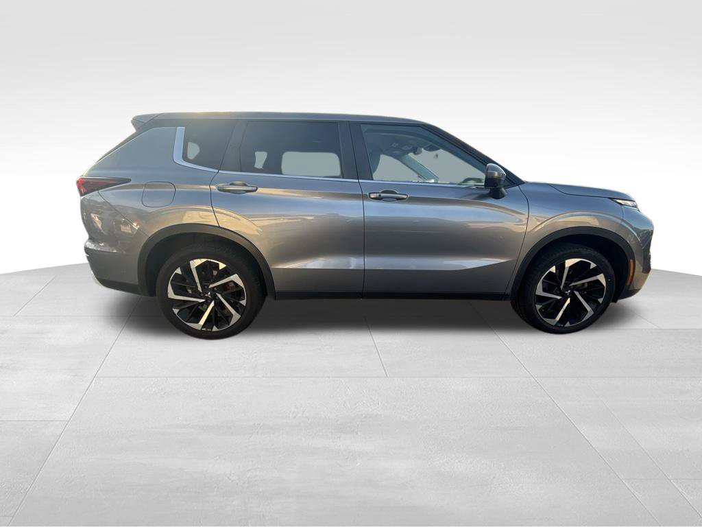 Used 2022 Mitsubishi Outlander SE FWD image 6