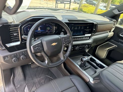 Used 2024 Chevrolet Silverado 1500 High Country w/ High Country Premium Package AWD/4WD image 21