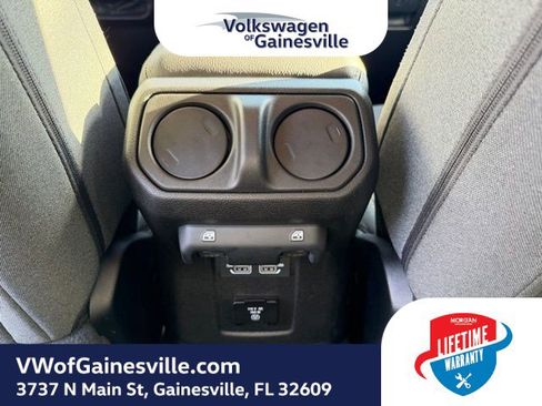 Used 2025 Jeep Wrangler Sahara image 11