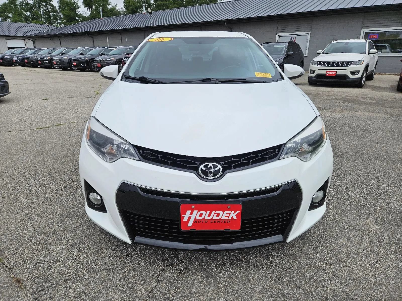 Used 2016 Toyota Corolla S FWD image 2
