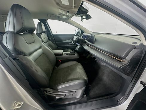 Used 2023 Nissan Ariya FWD image 31