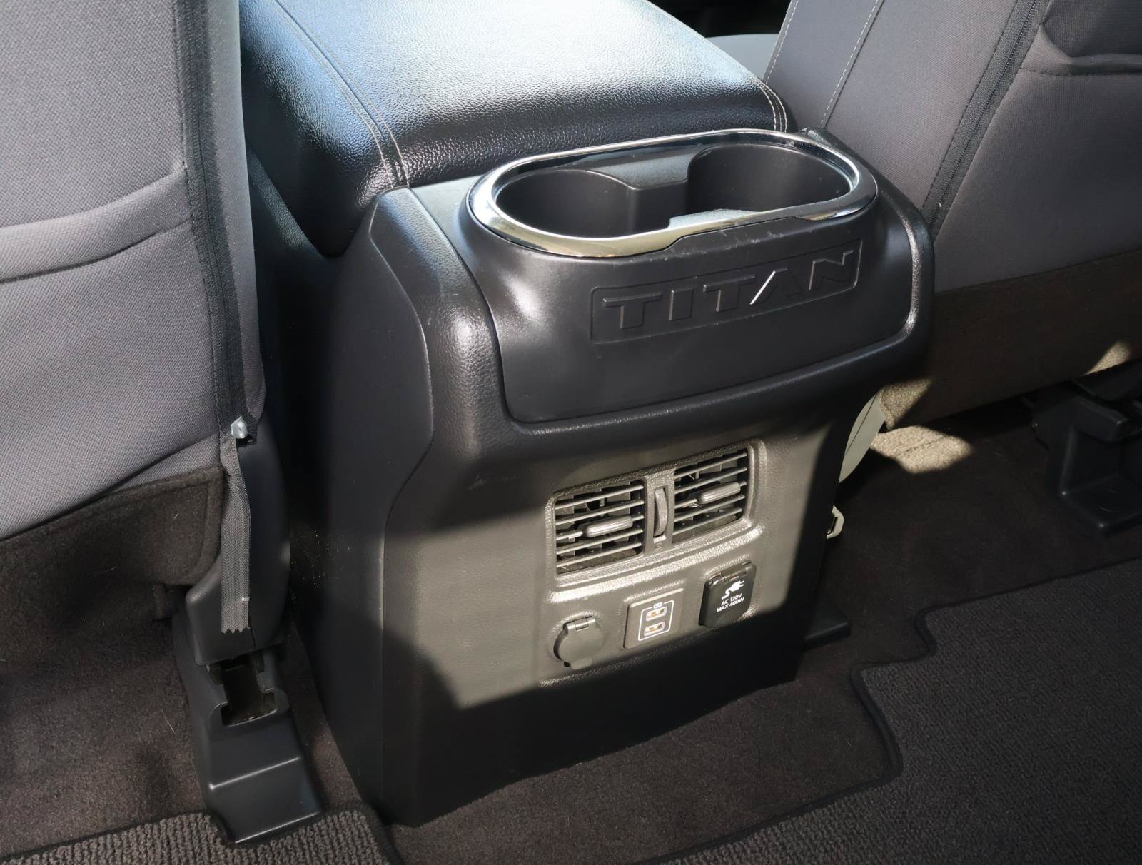 Used 2022 Nissan Titan SV w/ SV Convenience Package RWD image 15