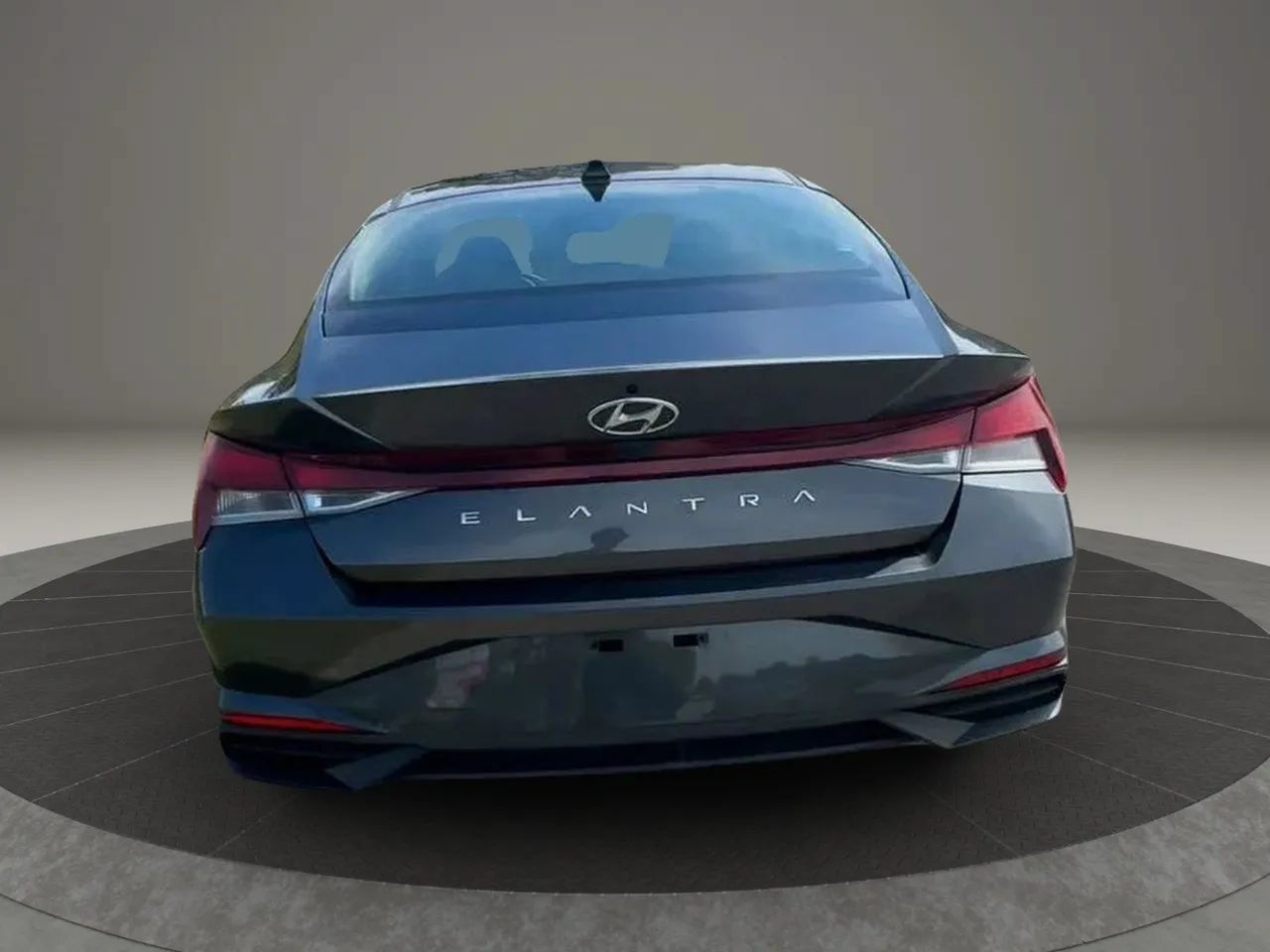 Used 2023 Hyundai Elantra SE FWD image 5