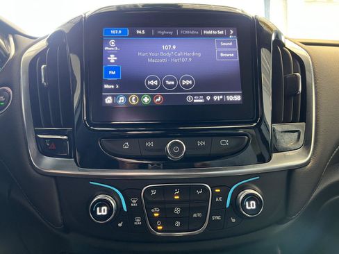 Used 2023 Chevrolet Traverse LT AWD/4WD image 22