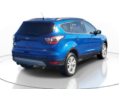 Used 2018 Ford Escape SE w/ SE SYNC Package FWD image 4