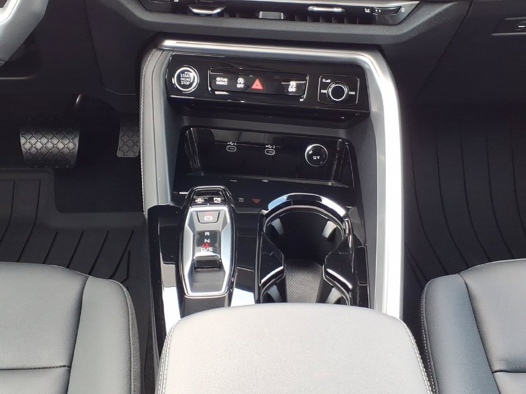 Used 2025 Audi Q5 Premium AWD/4WD image 18