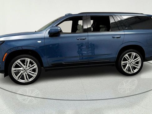 Certified 2026 Cadillac Escalade Platinum Sport w/ LPO, Floor Liner Package AWD/4WD image 2