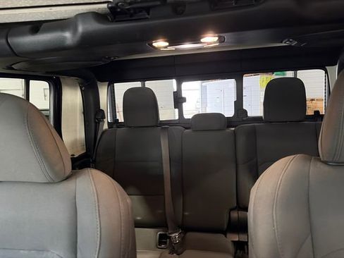 Used 2020 Jeep Gladiator Sport w/ Quick Order Package 24S image 21