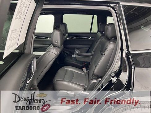 Used 2025 Cadillac XT6 Premium Luxury image 35