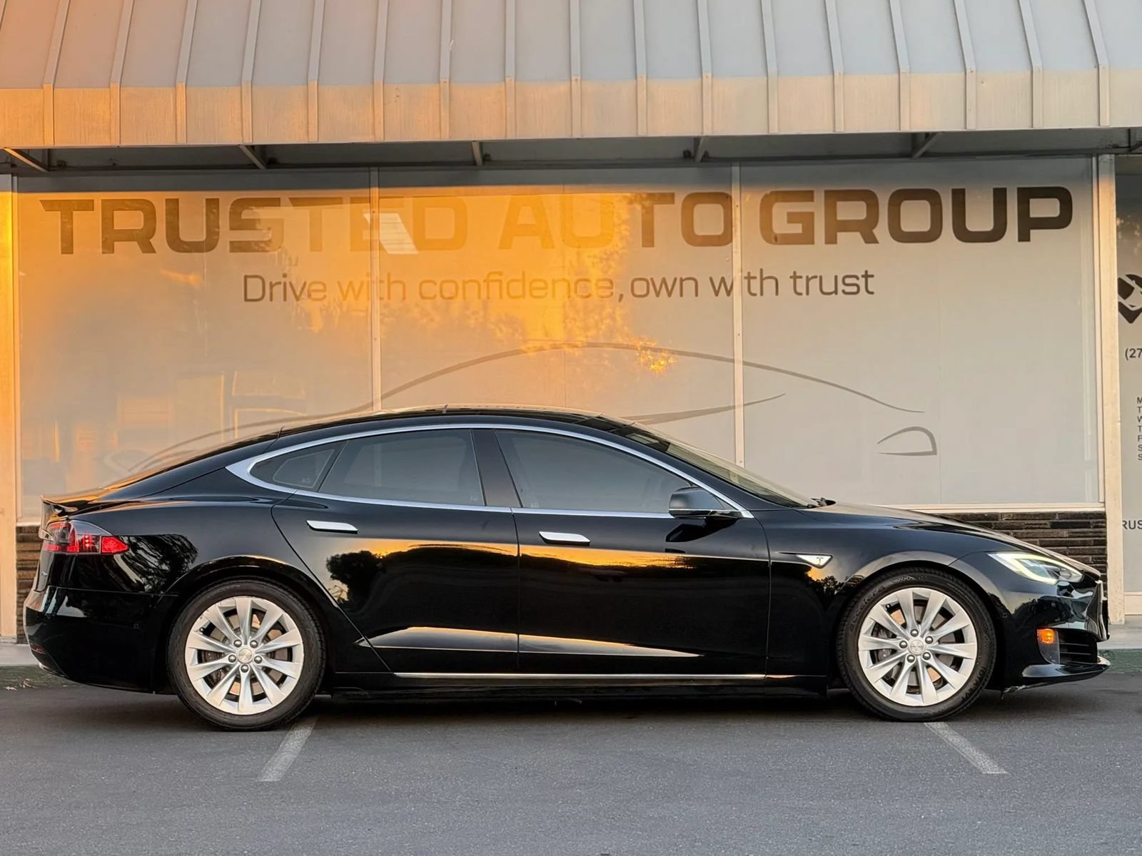 Used 2016 Tesla Model S 85D AWD/4WD image 6
