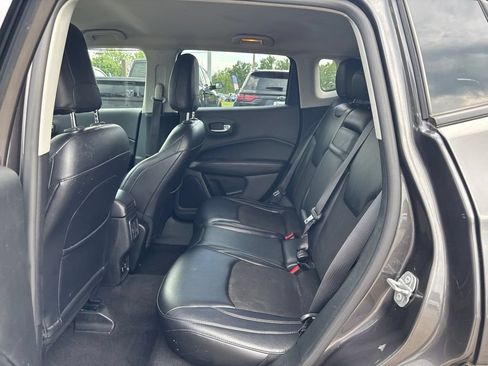 Used 2017 Jeep Compass Latitude w/ Popular Equipment Group AWD/4WD image 13
