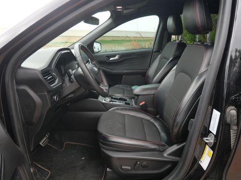 Used 2023 Ford Escape ST-Line w/ Tech Pack #1 image 8