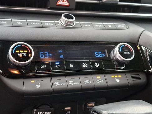 Used 2023 Hyundai Elantra SEL w/ Convenience Package FWD image 19
