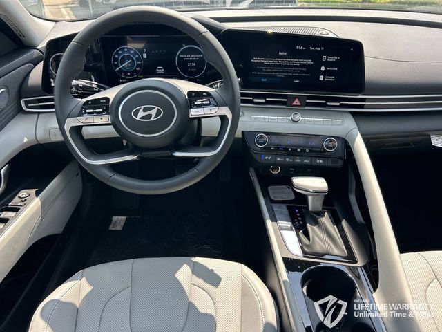 New 2026 Hyundai Elantra Limited FWD image 18