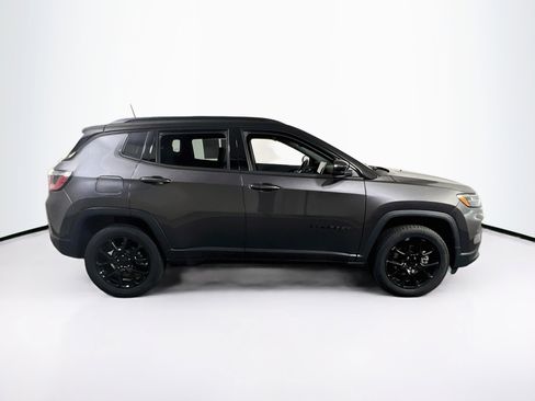 Used 2022 Jeep Compass Latitude w/ Convenience Group AWD/4WD image 4