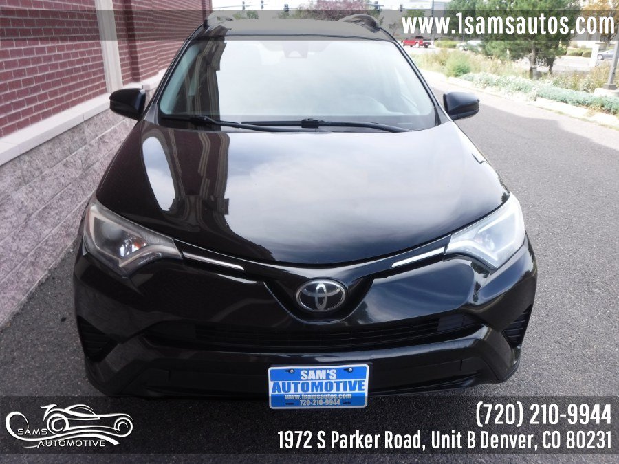 Used 2018 Toyota RAV4 LE w/ Carpet Mat Package AWD/4WD image 27