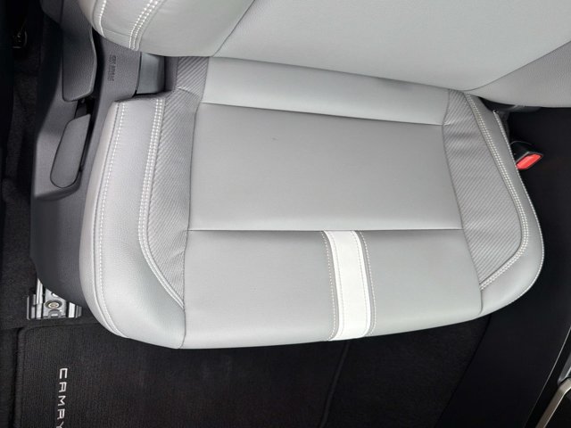 Used 2026 Toyota Camry SE w/ Convenience Package FWD image 16