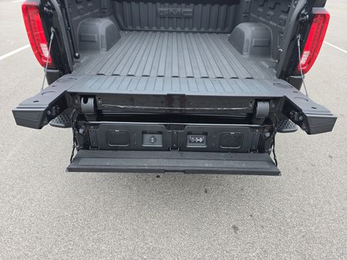 Used 2025 GMC Sierra 1500 Denali Ultimate AWD/4WD image 13
