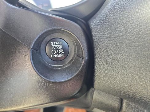 Used 2022 Jeep Renegade Latitude w/ Convenience Group image 16