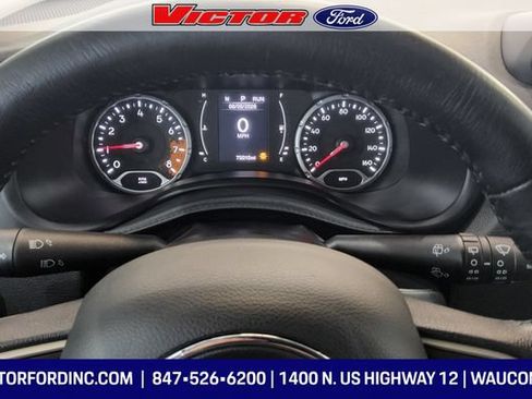 Used 2016 Jeep Renegade 75th Anniversary FWD image 10