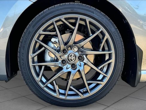 Used 2025 Toyota Camry XSE FWD image 11