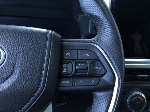 Certified 2025 Toyota Tacoma TRD Off-Road image 18