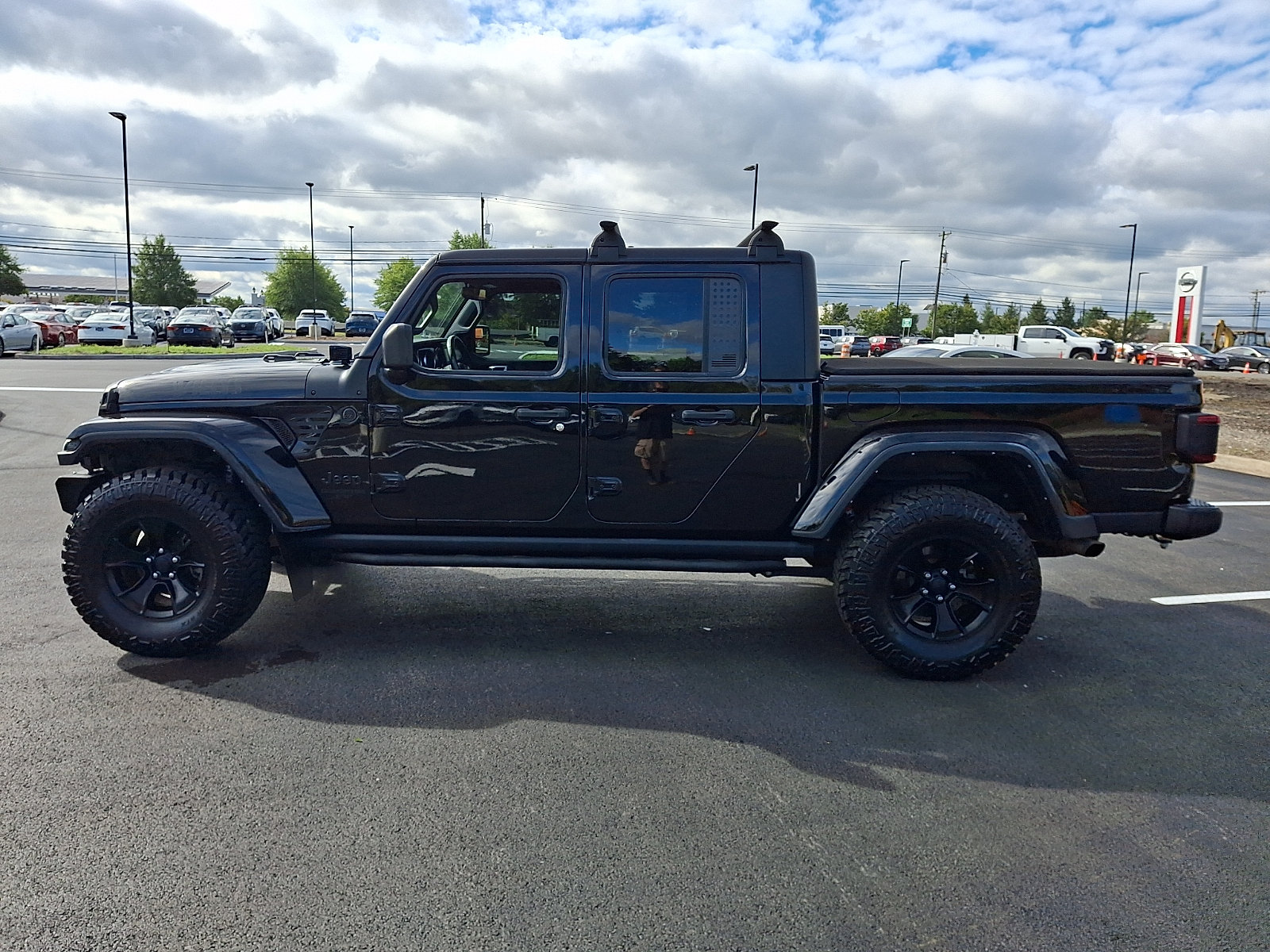 Used 2021 Jeep Gladiator Sport AWD/4WD image 4