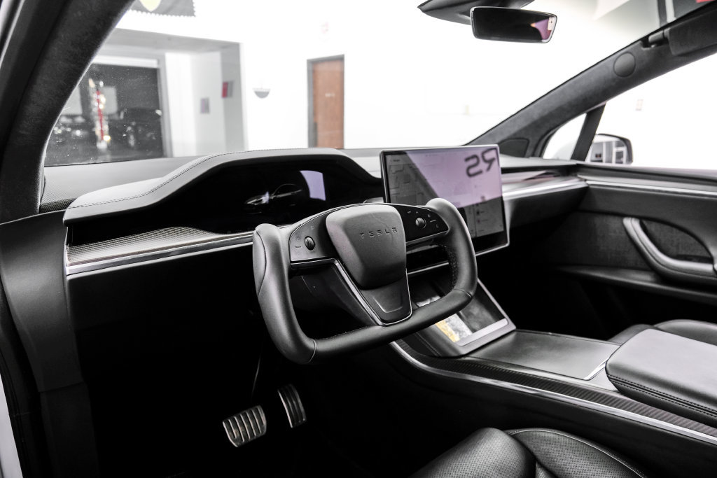 Used 2022 Tesla Model X Plaid AWD/4WD image 3
