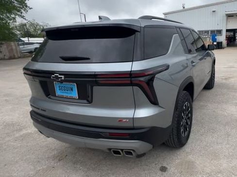 Used 2025 Chevrolet Traverse Z71 w/ Enhanced Driving Package image 4