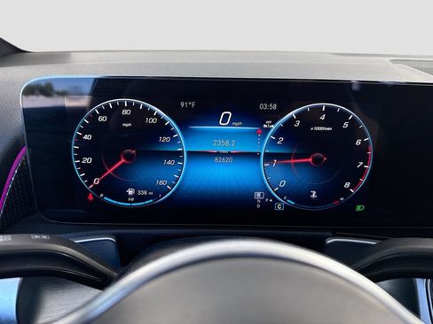 Used 2023 Mercedes-Benz GLB 250 image 34
