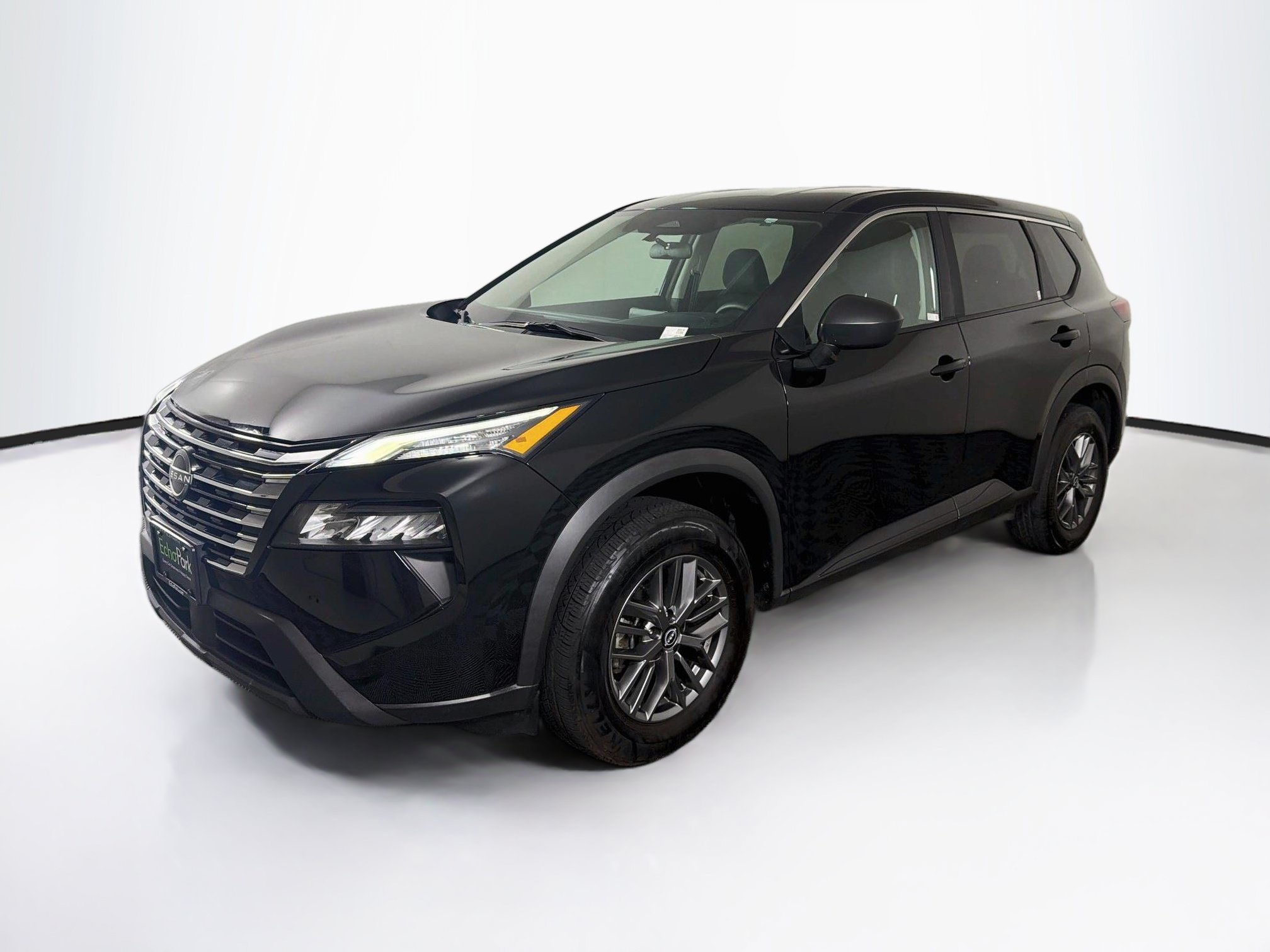 Used 2024 Nissan Rogue S FWD image 3