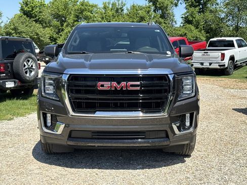 Used 2021 GMC Yukon SLE AWD/4WD image 2
