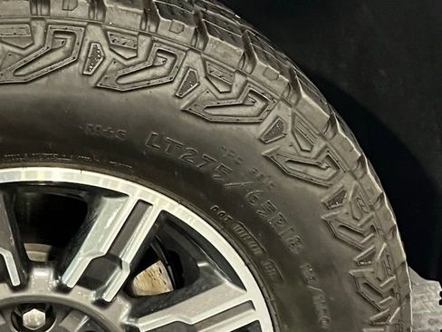 Used 2025 GMC Sierra 1500 AT4 image 7