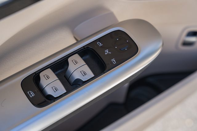 Used 2024 Mercedes-Benz C 300 4MATIC Sedan image 37