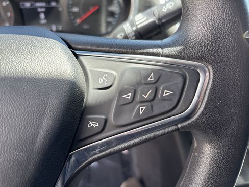 Used 2017 Chevrolet Malibu LT FWD image 19
