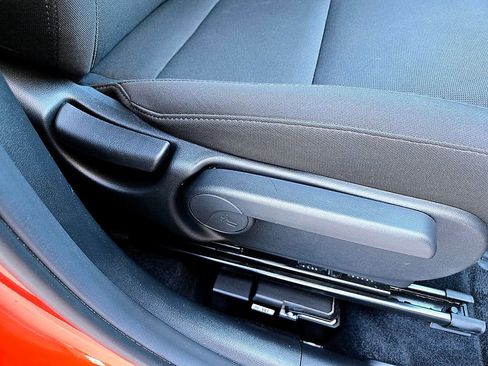 Certified 2025 Hyundai Kona SEL image 25