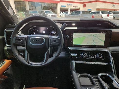 Used 2024 GMC Sierra 2500 Denali Ultimate AWD/4WD image 12