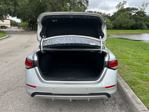 Used 2022 Nissan Sentra SV FWD image 11