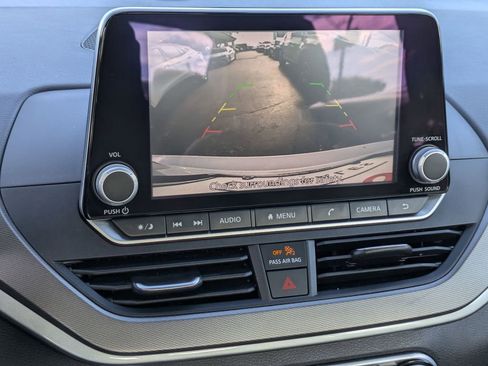 Used 2025 Nissan Altima 2.5 SR image 17