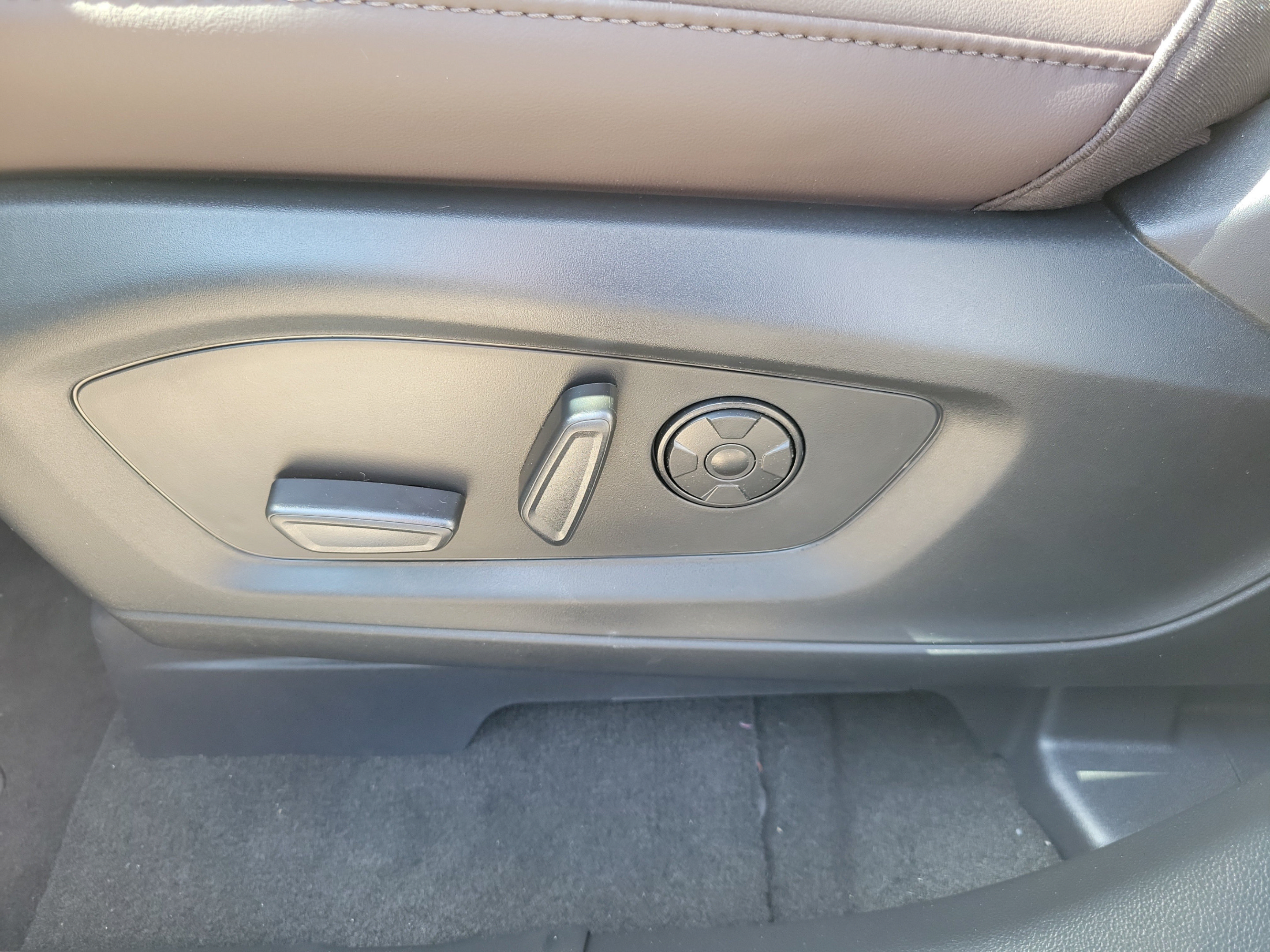 New 2026 Ford Explorer Platinum RWD image 20