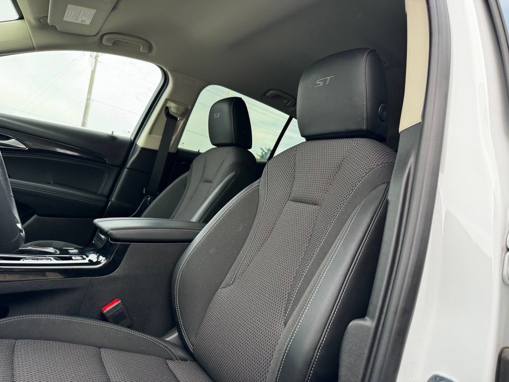 Used 2022 Buick Envision Preferred AWD/4WD image 7