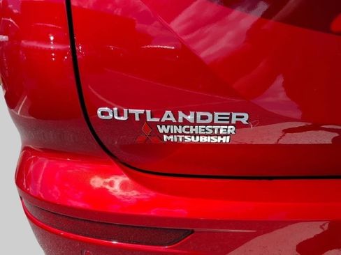 New 2025 Mitsubishi Outlander SE image 7