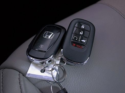 Used 2024 Honda Pilot EX-L image 30