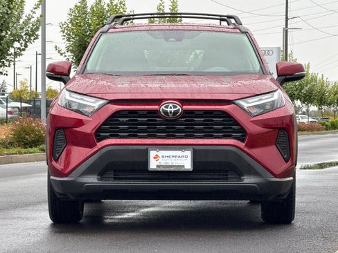 Used 2025 Toyota RAV4 LE AWD/4WD image 8