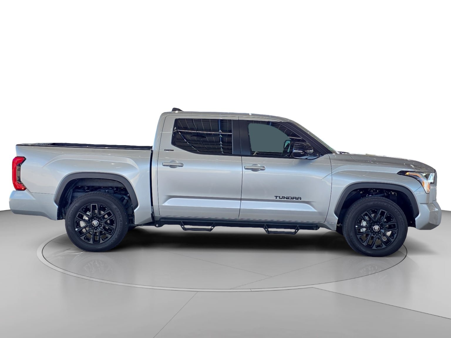 Used 2025 Toyota Tundra Limited AWD/4WD image 11