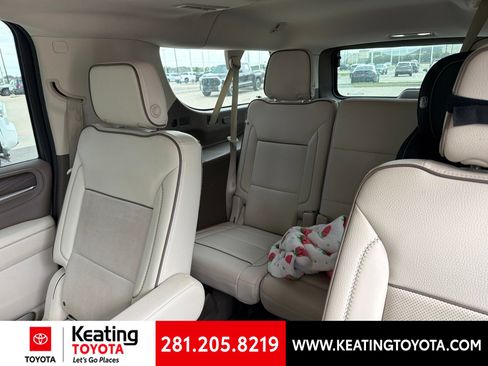 Used 2021 GMC Yukon XL Denali w/ Denali Premium Package RWD image 7