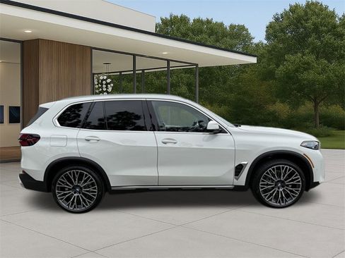 New 2026 BMW X5 sDrive40i w/ Premium Package image 7