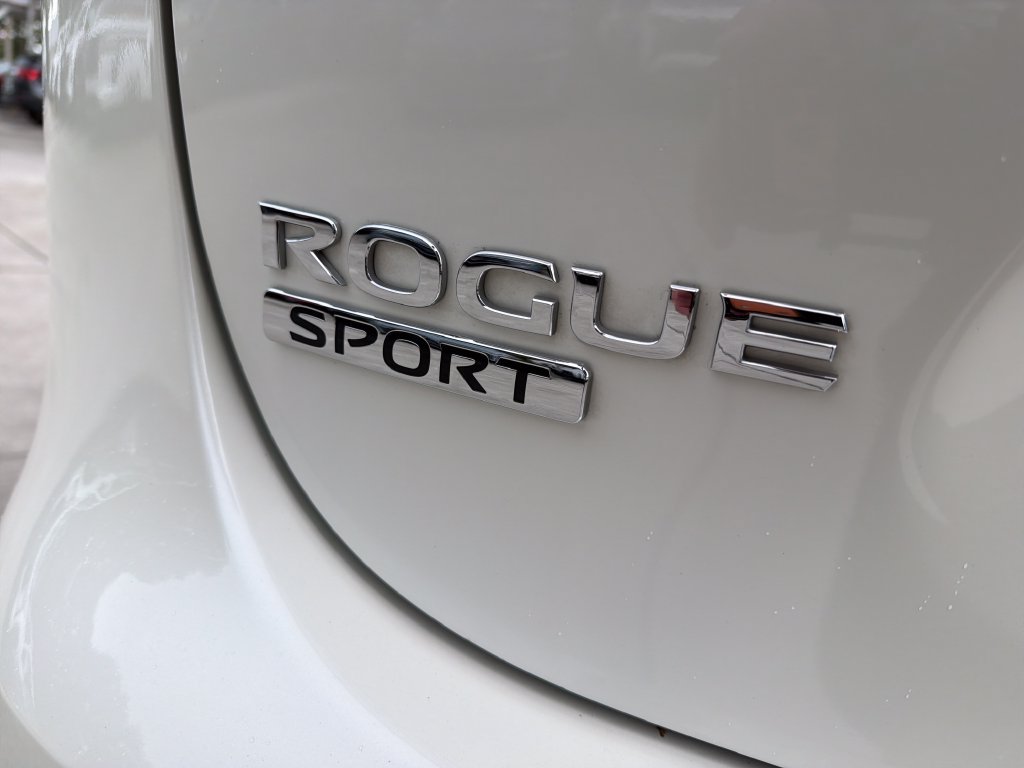 Used 2021 Nissan Rogue Sport SL FWD image 10